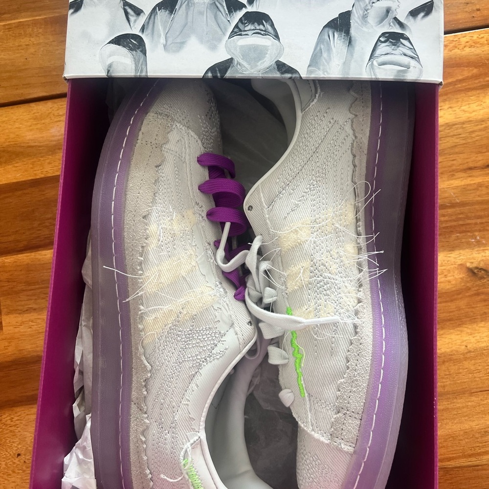 Campus Youth of Paris-Adidas Like New only worn x2